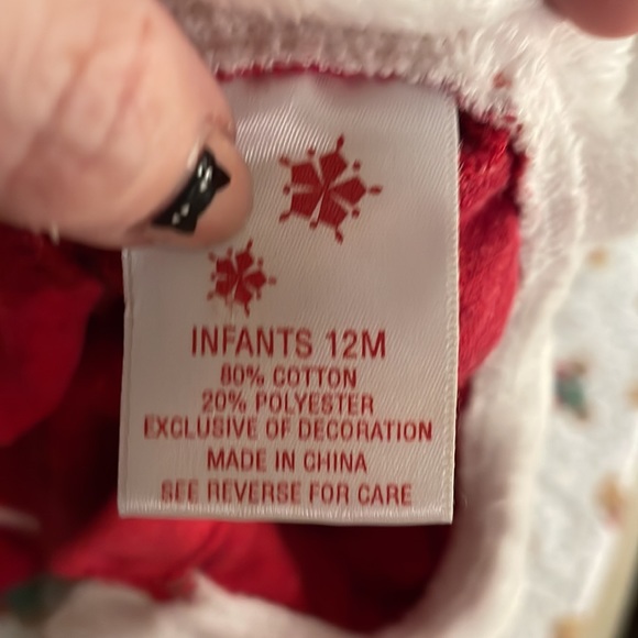 Girls 12 months red and white Christmas outfit with matching shoes so adorable - Picture 4 of 4